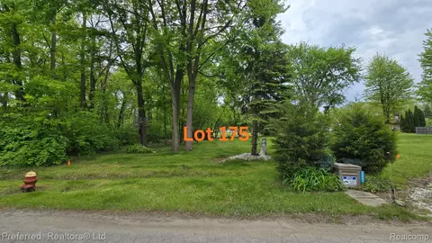 Vl Vinewood, Romulus, MI 48174