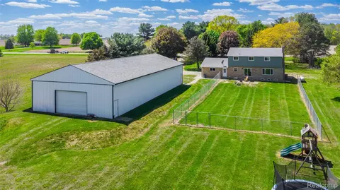 4240 Sheridan Rd, Flushing, MI 48433