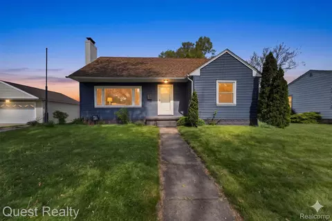718 Waterloo Ave, Monroe, MI 48161