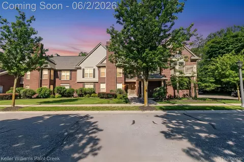 28569 Carlton Way Dr, Novi, MI 48377