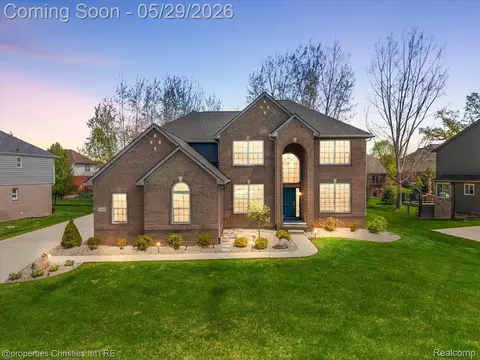24428 Sheringham Dr, Lyon, MI 48178