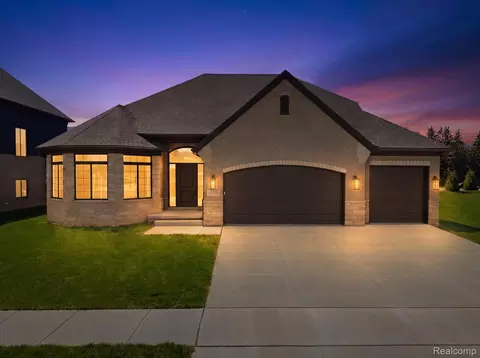 53731 Addington Dr, Macomb, MI 48042