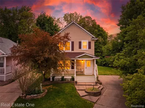 415 Ventnor Cmns, Genoa, MI 48843