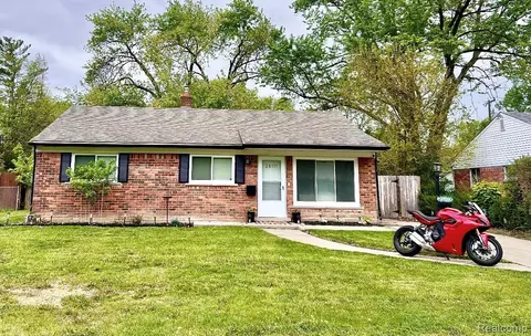 28111 Selkirk St, Southfield, MI 48076