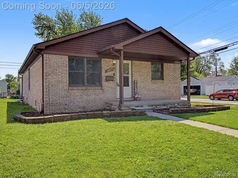 14275 Irene St, Southgate, MI 48195