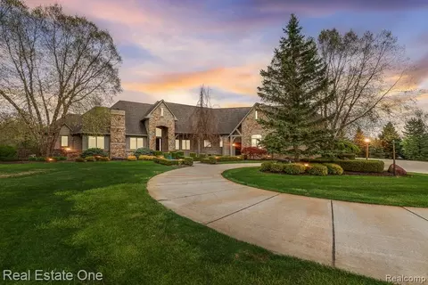 78642 Harvest Ln, Bruce Township, MI 48065
