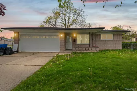 30507 Austin Dr, Warren, MI 48092