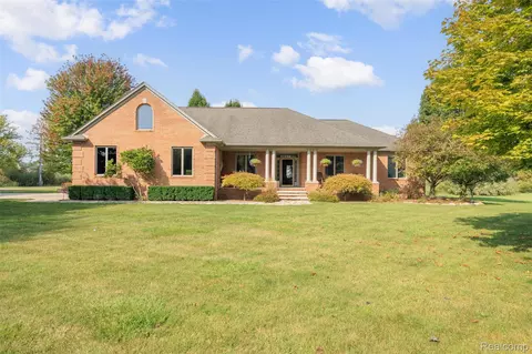 7030 Marsh Rd, Cottrellville, MI 48039