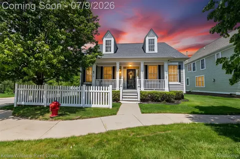 42708 Faulkner Dr, Novi, MI 48377