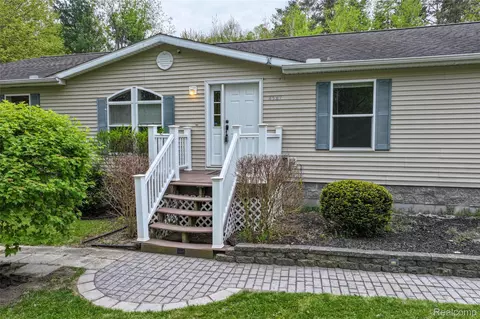 4587 Brown Rd, Vassar, MI 48768