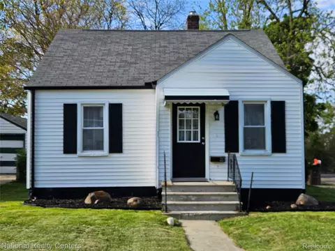 317 Michigan Ave, Pontiac, MI 48342