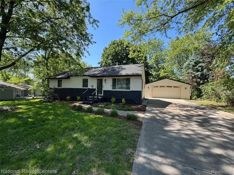 5458 Vincent Ave, Waterford, MI 48327