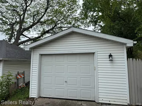 Other - 701 Saint Clair Ave, Flint, MI 48504 photo 7 of 7