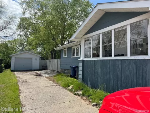 Other - 701 Saint Clair Ave, Flint, MI 48504 photo 4 of 7