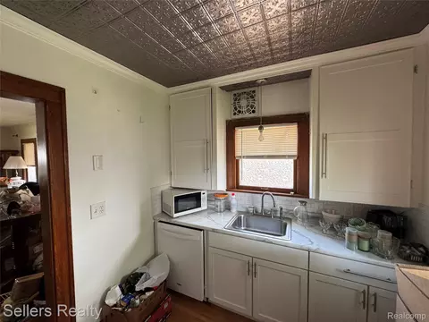 Kitchen - 701 Saint Clair Ave, Flint, MI 48504 photo 2 of 2