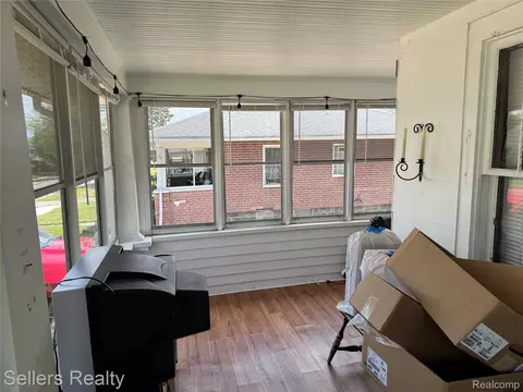 Exterior - 701 Saint Clair Ave, Flint, MI 48504 photo 2 of 2