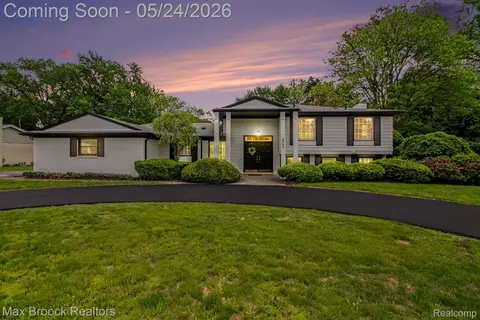 3781 Quarton Rd, Bloomfield Township, MI 48302