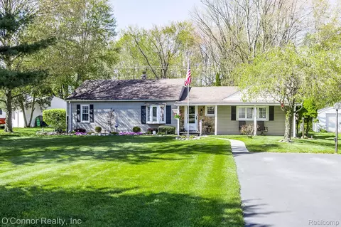 4234 Atkins Rd, Port Huron, MI 48060