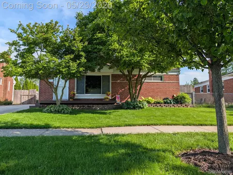 8520 Alper St, Westland, MI 48185