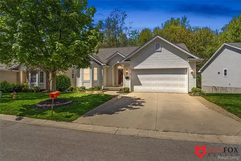 1199 Creek View Ct, Burton, MI 48509