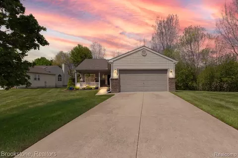 12465 Pagels Dr #22, Grand Blanc, MI 48439