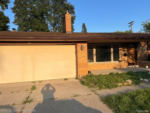 32850 Winnie Ave, Warren, MI 48093