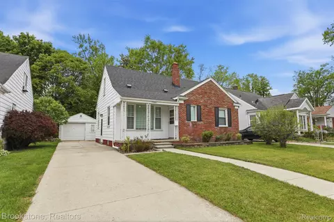 14085 Lincoln St, Oak Park, MI 48237