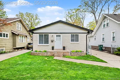 614 Gardenia Ave, Royal Oak, MI 48067