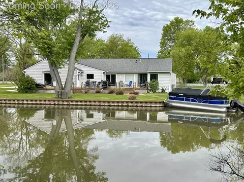 9831 Kress Rd, Pinckney, MI 48169