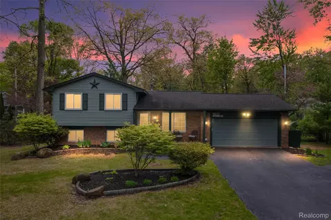 3600 Woodview Ave, West Bloomfield, MI 48324