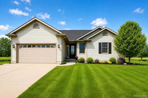 6860 Grand River Rd, Burns, MI 48414