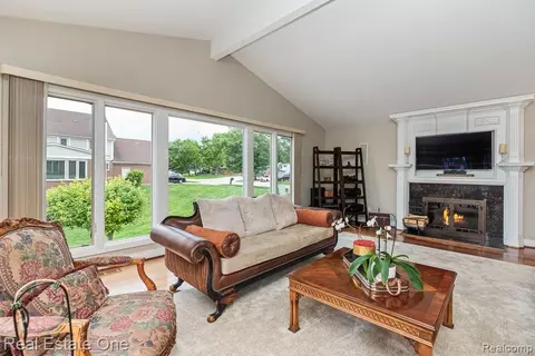 Living - 6595 Edith Ct, Troy, MI 48085 photo 4 of 4