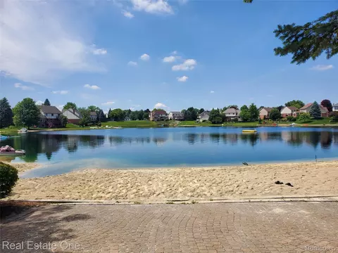 View/Area - 6595 Edith Ct, Troy, MI 48085 photo 5 of 5