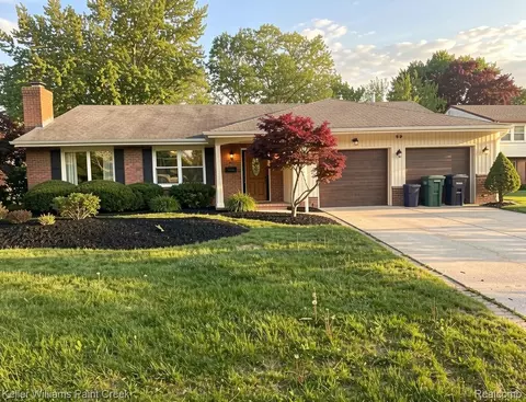 4971 Butler Dr, Troy, MI 48085