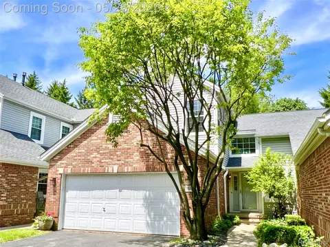 1168 Fairways Blvd, Troy, MI 48085