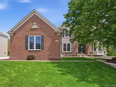 1209 Miners Run, Rochester, MI 48306