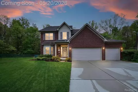 17154 Dew Point Ct, Brownstown, MI 48174