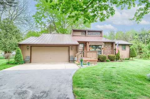 2390 N Vassar Rd, Davison, MI 48423