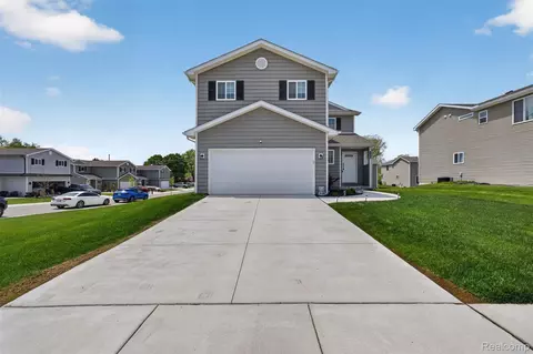 3969 Lotus Landing Cir, Waterford, MI 48329