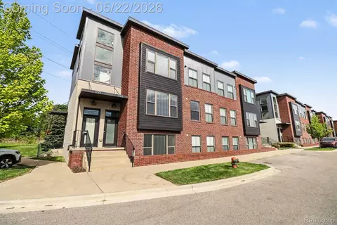 1250 Diamond Ct #E, Royal Oak, MI 48067