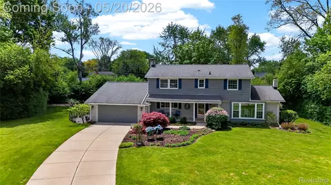 3717 Tyrconnel Ct, West Bloomfield, MI 48323