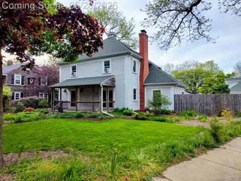 1404 Harvard Rd, East Lansing, MI 48823
