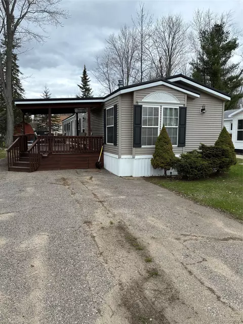 12336 E Houghton Lake Dr, Lake, MI 48629