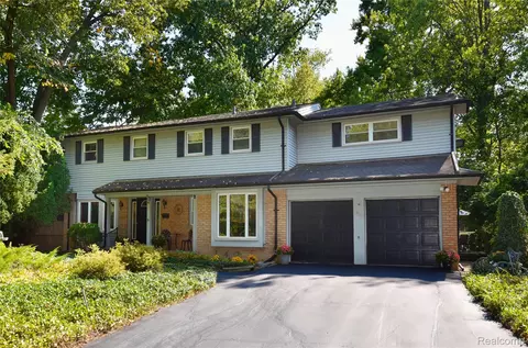 1850 Dorchester Rd, Birmingham, MI 48009