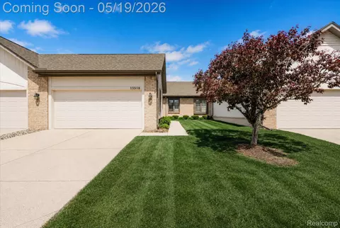 13518 Highland Cir, Sterling Heights, MI 48312