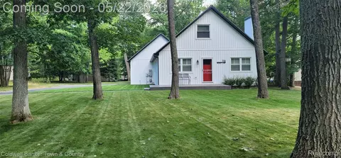 110 Wendy Ln, Markey, MI 48653
