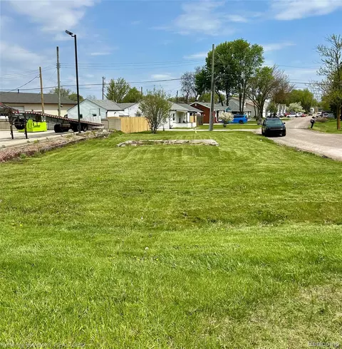 0 Utica, Clinton, MI 48035
