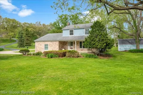9580 Andersonville Rd, Independence, MI 48346