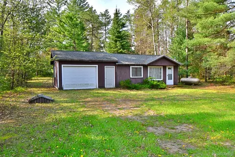 9340 Diamond Dr, Richfield, MI 48656
