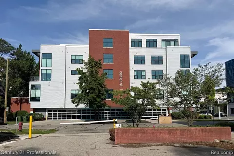 100 N Center St #306, Royal Oak, MI 48067